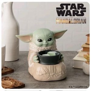 New in Box Scentsy “The Child” Grogu Baby Yoda Warmer